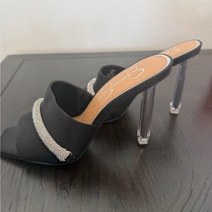 Size 7M NWOT Jessica Simpson Black w/rhinestone heel
